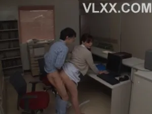 Bị gã hàng xóm biến hành máy xả tinh trùng