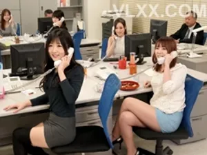 Người đàn ông bị ném bom nổ súng vào mặt và bên trong