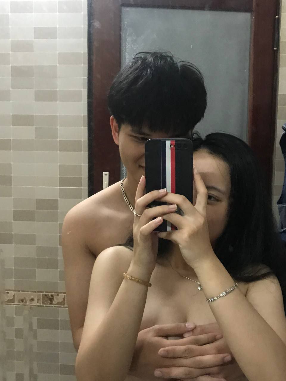Em thư ký được cấp trên giao nhiệm vụ chăm sóc đối tác lớn